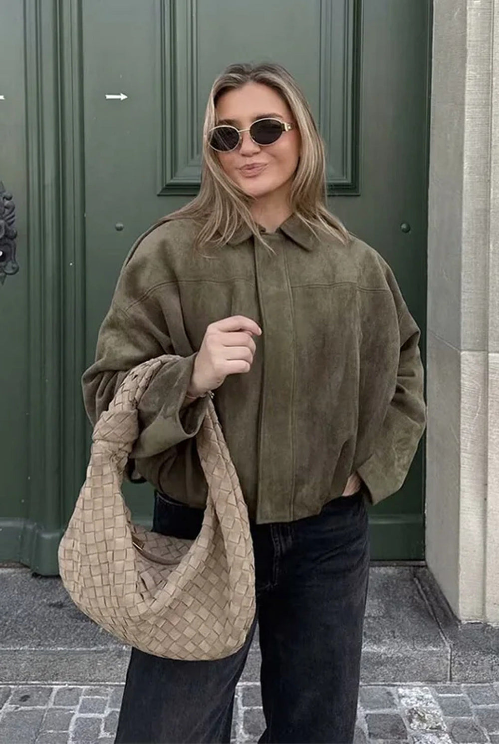 INÈS™ | Krótka kurtka koszulowa o zamszowym wyglądzie — 1