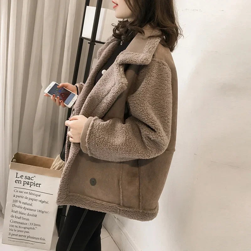 CAPUCINE™ | Ciepła kurtka z baranka w stylu ramoneski — 5